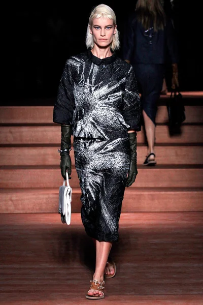 Look 8